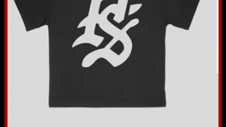 blank t shirt mockup