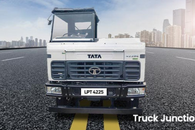 Tata Motor's best-selling model: Tata Signa 4825.TK and Tata LPT 4225 Cowl