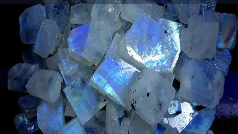 All You Need to Know Before Buying a Perfect Moonstone