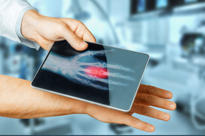 Doctors Use Smart Medical Devices To Track The Vital Physiological Signs Of Many Illnesses