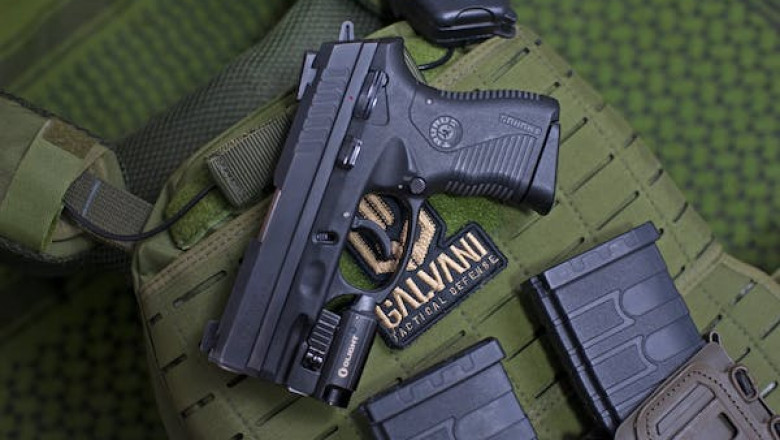 How many parts a holster consists.