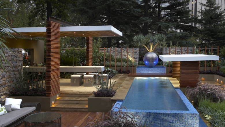 You Deserve an Expansive Outdoor Relaxation Area - Hire a Deck Builder!