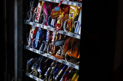 How can the efficiency of the vending machine be improved?