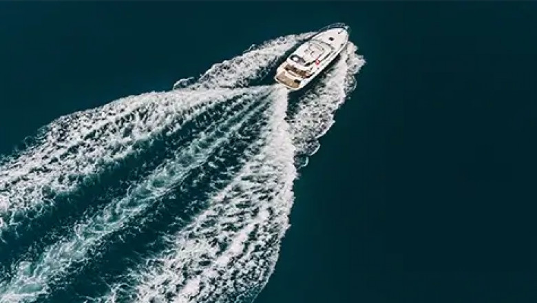 What types of boats require registration?
