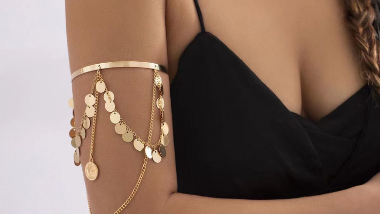 How to Wear a Body Chain and Look Fabulous