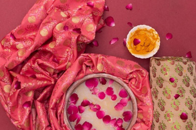 Buy wide variety of materials that includes the screen print satin fabric