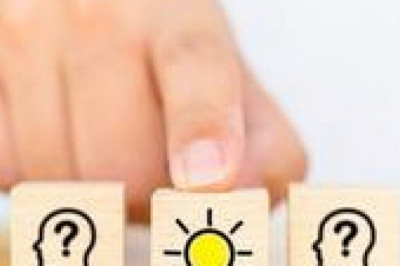 What are the main approaches to choose a topic? Mention some criteria for topic selection.