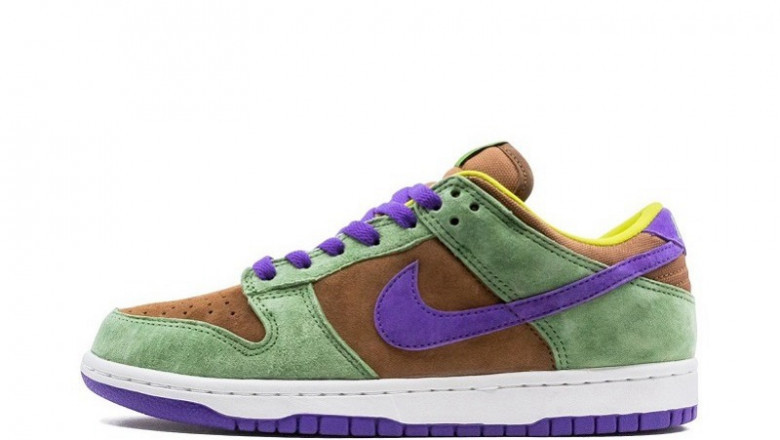 Nike SB Dunks silhouette include the shoe's original
