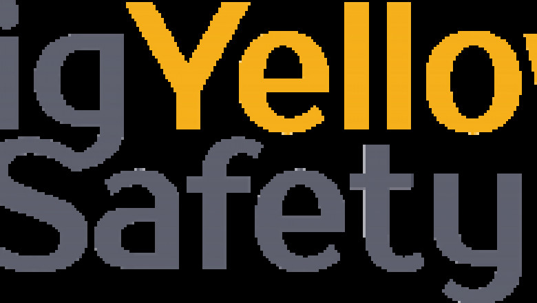 What are the instances in which a general contractor should hire a safety consultant?