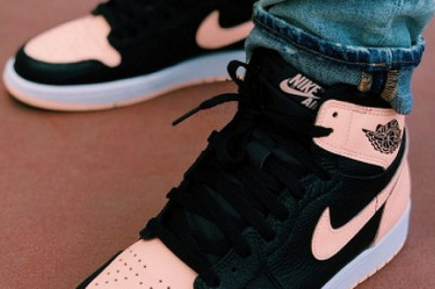 the women's Air Jordan Nike Zoom Fly 3 houses a slightly softer sockliner