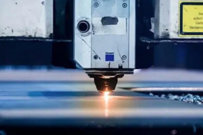 There are many benefits to using laser cutting services.