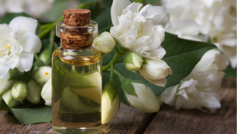 A Sensual Journey with Pure Jasmine Perfume