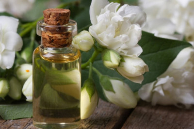 A Sensual Journey with Pure Jasmine Perfume