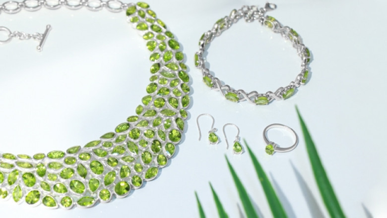 Birthstone The August : Peridot Things to Consider Before Getting Jewelry