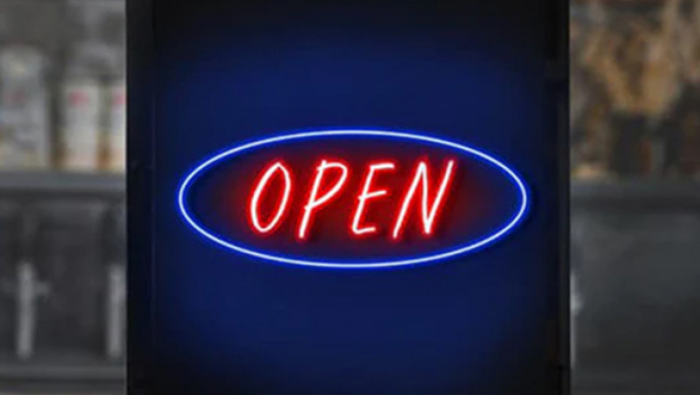 Decorate your workspace with the best neon name lights: Options available