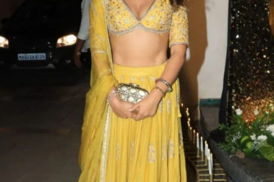Sriya Saran’s enchanting look at the Diwali party in a yellow lehenga