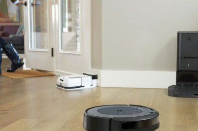 How to empty robot vacuum cleaner?