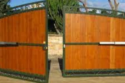 Preston Hollow Fence Company is the best choice for your Metal and Wooden Driveway Gates in Dallas TX