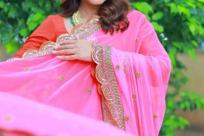 Sneha Prasanna in a rose Anarkali with a floral dupatta for a reality show!