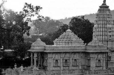 An architectural review of location: Khandwa