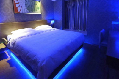 Don’t Forget Add Neon Signe While creating Style at Home