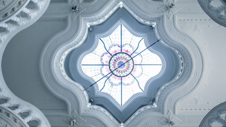 Fractal Geometry in Architecture
