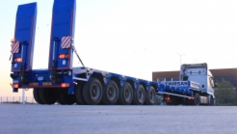 Lowbed semi trailer