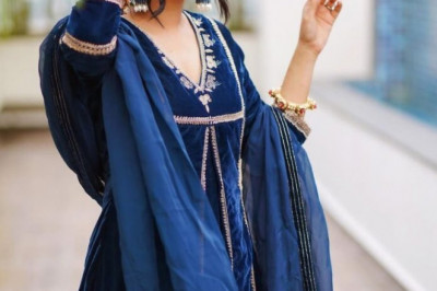Namitha Pramod looks beautiful in a blue velvet mid-slit Anarkali!