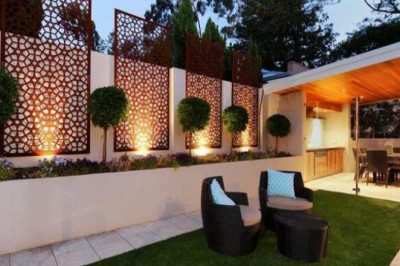 Luxury Screens Discusses Fencing Solutions for Gardens