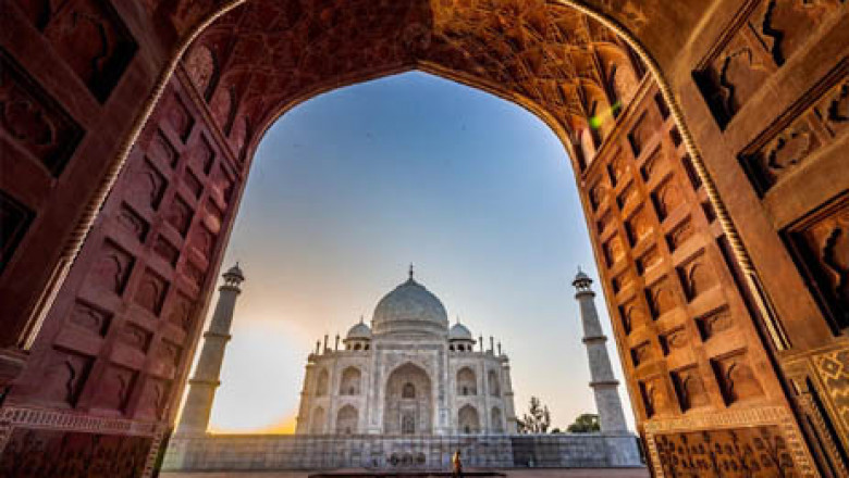 Tour Packages from Delhi to The Taj Mahal: An Overview