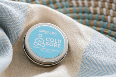 5 Natural Products to Pack When You Hit The Slopes This Season
