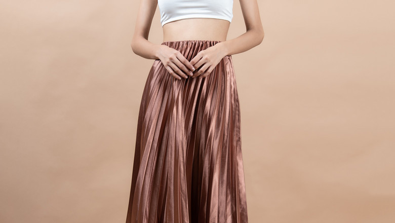 Shop for stylish skirts for girls at tarefaan