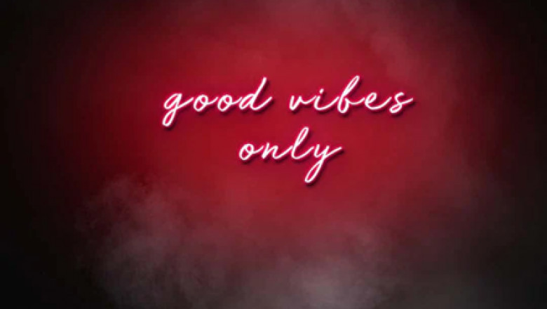 Motivating neon wall signs for your workspace