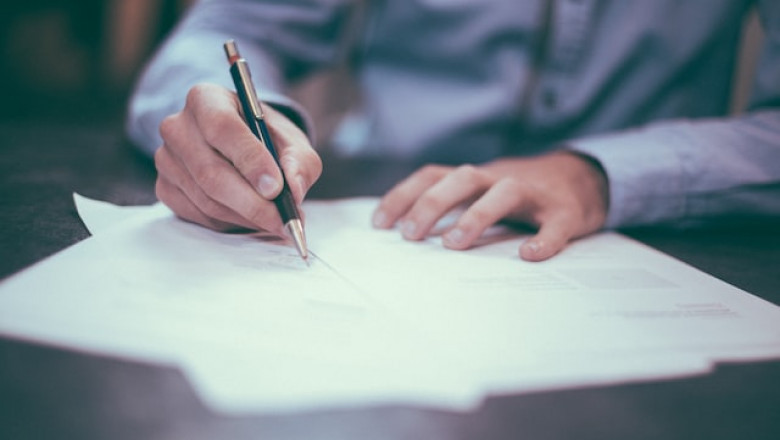 How to Write an Essay for College Applications Professionally