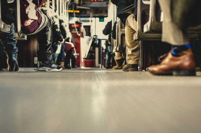 the pros and cons of lephta sta krupto gia panta pleres odegos