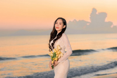 The Ultimate Guide to the Most Stylish Sleeveless Bridesmaid Dresses of All Time | Backless Wedding Dresses