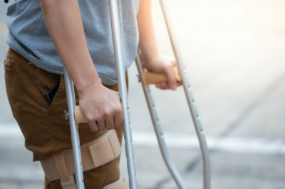 Canes and crutches; Mobility Devices for People with Ambulation or Walking Disabilities