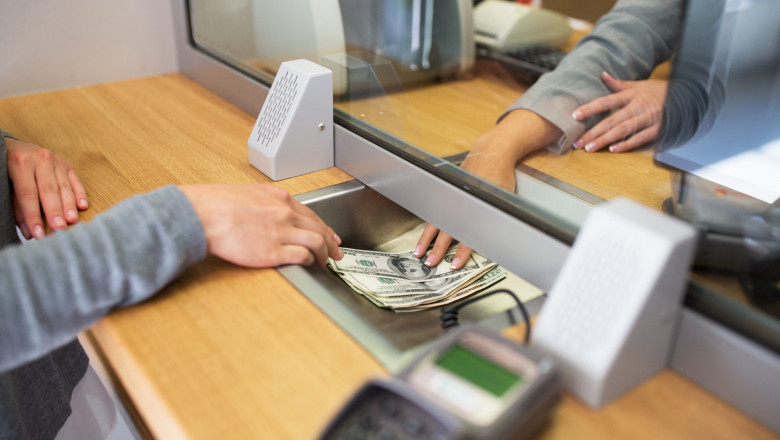 Should I open a Fintech or Traditional Bank Account for my financial / business account?